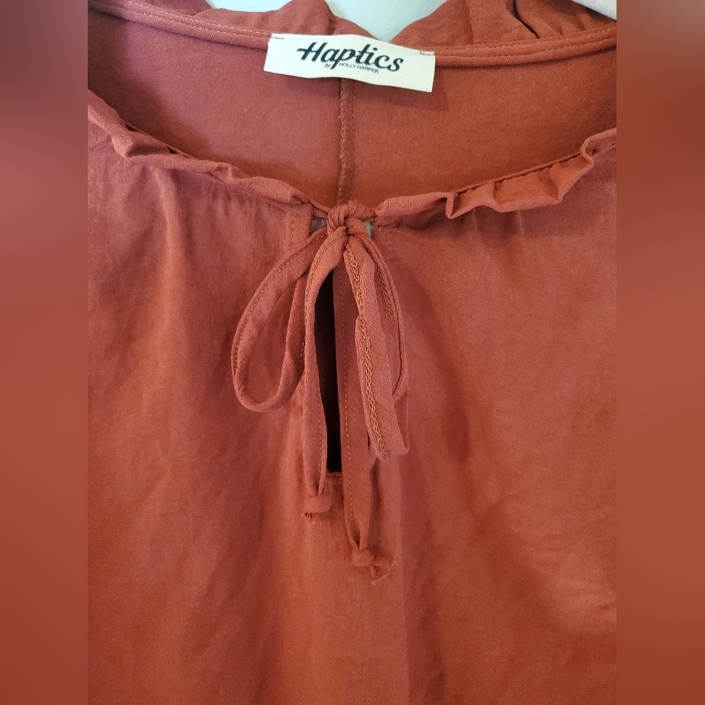 Haptics Ruffle Blouse - Picture 3 of 7